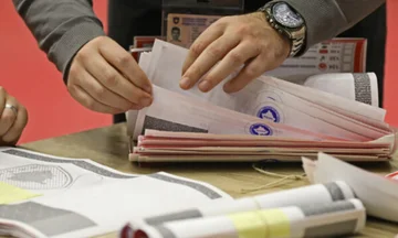 Sot fillon numërimi i votave të kandidatëve për deputetë, KQZ mban konferencë në “1 Tetori”
