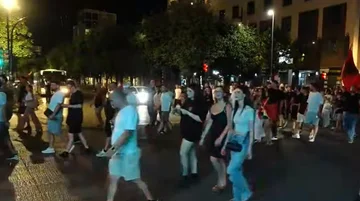 Dita e 11-të e protestave: Qytetarët marshojnë drejt Kryeministrisë, kërkojnë largimin e Edi Ramës