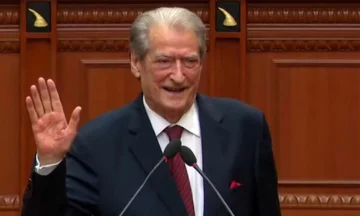 PD thotë se SHBA ia hoqi “non gratan”, Berisha në Kuvend: Unë erdha, u krye