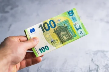E konfirmon Murati: Ekzekutimi i shtesave prej 100 euro për punëtorët e sektorit privat pritet të bëhet të hënen