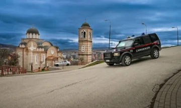 Karabinierët italianë të KFOR-it patrullojnë në veri të vendit