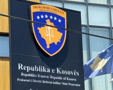 Keqpërdorën detyrën zyrtare, arrestohen tre noterë