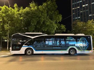 Dy trama dhe 15 autobusë elektrikë për Prishtinën, Përparim Rama tregon se si do të duken
