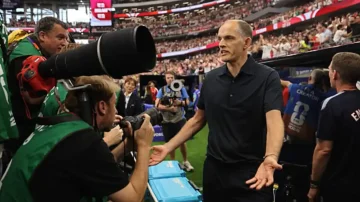 Tuchel i frustruar nga fotografët që i bllokuan pamjen gjatë himnit: Ma prishi përjetimin
