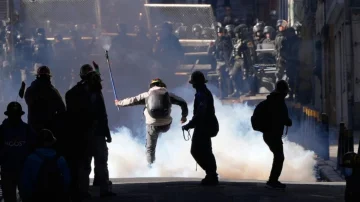 Presidenti i Bolivisë shpall gjendjen e jashtëzakonshme, shkak protestat masive në vend prej më shumë se 50 ditësh