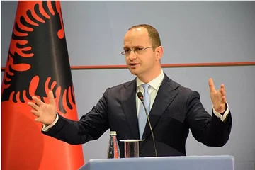 Bushati për protestat në Tiranë: Shqipëria e Re kapitull i pashmangshëm që duhet përqafuar