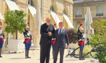 Rama mbërrin në Pallatin Elysee, këto janë temat e diskutimit gjatë takimit me Macronin