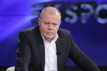 Mustafa Nano mesazh për protestuesit: Mbani distancë nga qentë e Hamasit dhe zagarët e Berishës