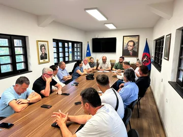 Pas Pejës dhe Lipjanit, edhe Dega e dytë në Prishtinë kërkon largimin e Abdixhikut