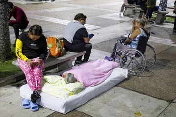 Njerëzit në Venezuelë detyrohen të flenë në rrugë pas tërmetit