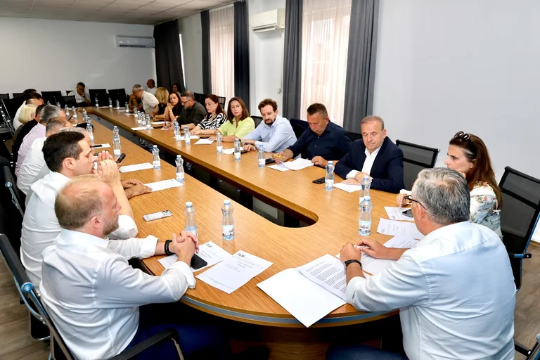 Mblidhet Kryesia e PDK-së, diskuton për zgjedhjet e brendshme dhe zhvillimet politike