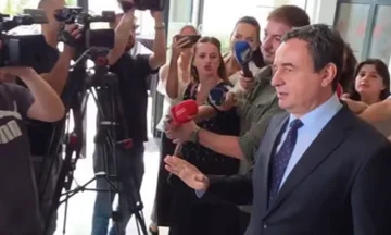 ‘‘Po shkoj në kryeministri’’, Kurti sërish s’ju flet gazetarëve për formimin e institucioneve