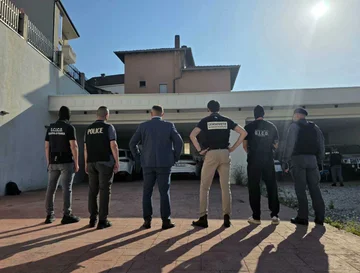 Aksioni i Policisë së Kosovës, Italisë, Francës dhe Europol godet çiftin kosovar, sekuestrohen asete me vlerë 1 milion euro