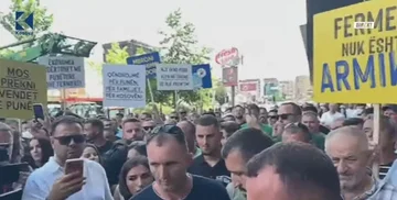Fermerët kërkojnë takim urgjent, paralajmërojnë nëse s’ka lëvizje: Do të na shihni çdo ditë në rrugë…