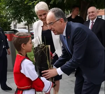 Begaj pas vizitës në Luginë: I inkurajova liderët të bashkohen për interesin kombëtar, ua garantova mbështetjen e Shqipërisë