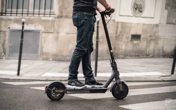 Trotinetet ndalohen në shesh, policia në Prishtinë del me njoftim