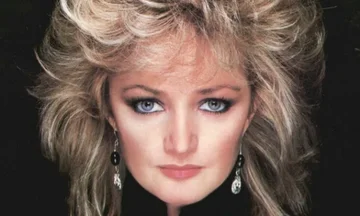 Vdes Bonnie Tyler, ikona e muzikës pop të viteve 80-ta dhe zëri i “Total Eclipse of the Heart”