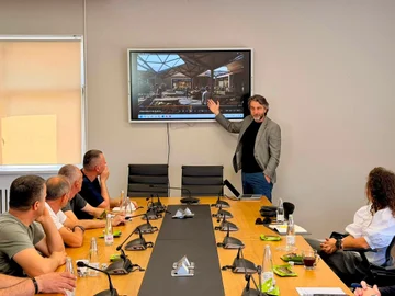 Rama takon tregtarët e kryeqytetit, u prezanton projektin për transofrmimin e Tregut të Gjelbër