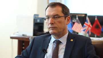 Gecaj: Abdixhiku i ka thënë një ish-ministri të LDK’së “Edhe nëse ndahet partia, unë nuk jap dorëheqje”