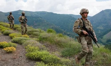 KFOR-i me njoftim për aktivitetin e ushtarëve amerikanë në ruajtje të kufirit të Kosovës: Ndihmon në vlerësimin e situatës