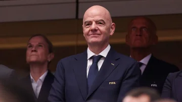 “FIFA kaloi vijën e kuqe” – shpërthen revolta ndaj Infantinos pas vendimit për kartonin e Balogun