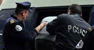 Policia realizon dy ekstradime: Njëri dërgohet në Gjermani, tjetri sillet në Kosovë