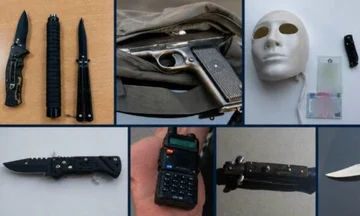 Armë, thika dhe shufra metalike sekuestrohen në Skenderaj – policia jep detaje
