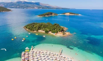 Italianët mbizotërojnë turizmin shqiptar, pasohen nga kosovarët
