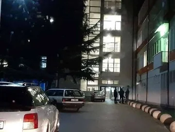 “Një fëmijë dërgohet në QKUK”, Spitali i Pejës jep detaje për të lënduarit nga aksidenti në Istog