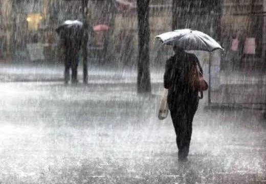 IHMK lëshon alarm portokalli: Stuhi, breshër dhe erëra të forta priten nesër në gjithë Kosovën