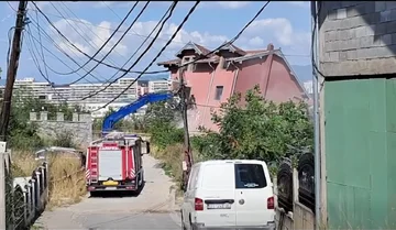 Nis rrënimi i shtëpisë problematike në Rrugën A për të cilën Përparim Rama doli me sqarim dje