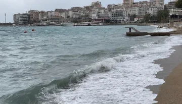 Moti i keq, ndalohet lundrimi për anije në Ksamil, Sarandë dhe Borsh