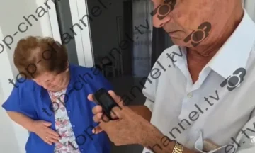 E rëndë: Babai dhe nëna e marrin në telefon ‘Live’ teksa RENEA kërkon ta arrestojë të birin e tyre