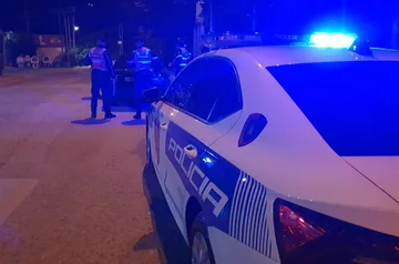 Të shtëna me armë zjarri në Laç të Shqipërisë, plagoset 22-vjeçari