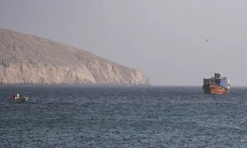 Irani dhe Omani zhvillojnë bisedime për Ngushticën e Hormuzit