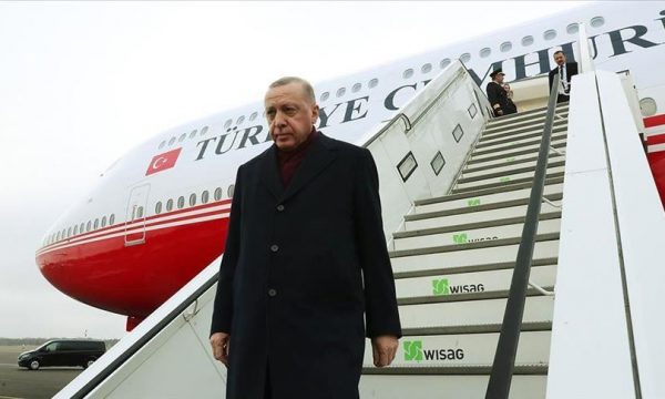 Erdogani arrin në zonën e goditur nga tërmeti