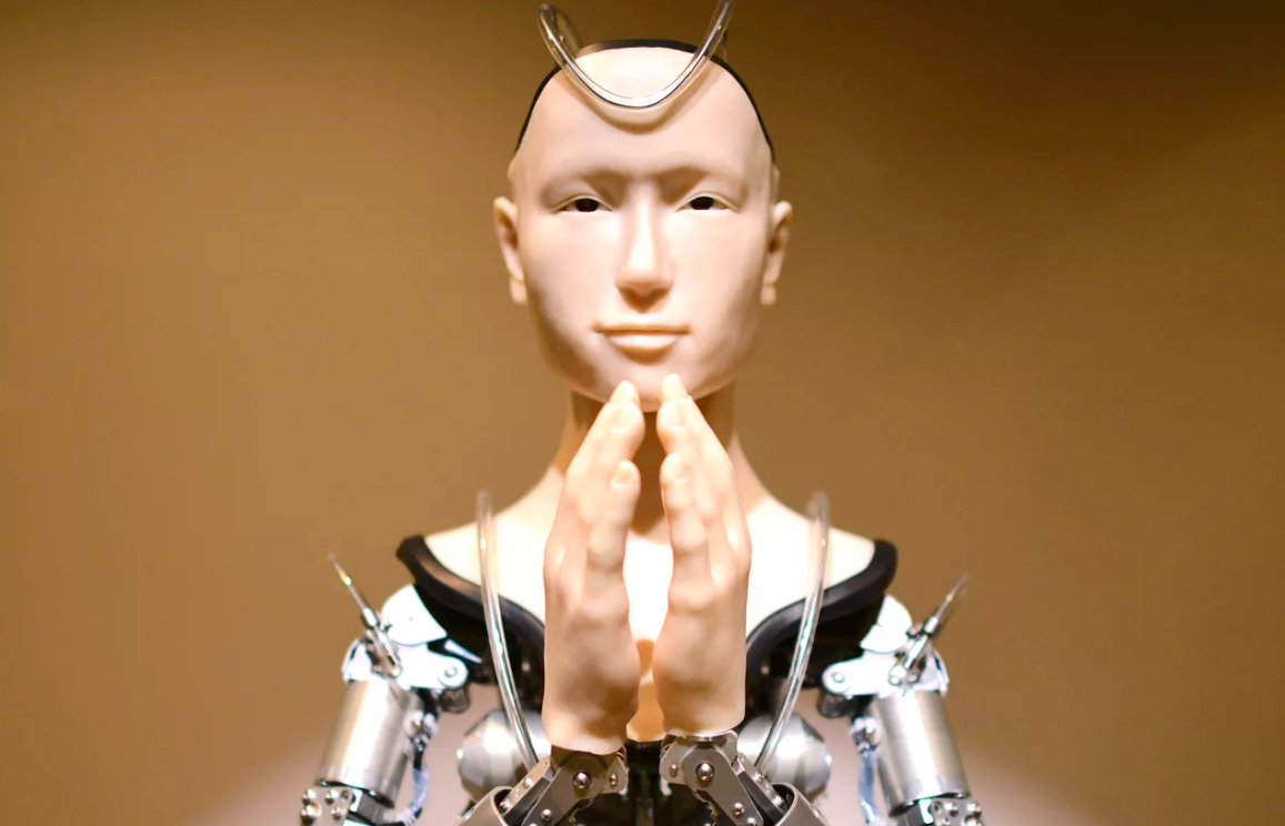 VOX: Së shpejti do të kemi edhe hoxhë-robotë, ja shembulli i klerikut robot me emrin Mindar