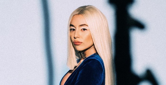 Ava Max bën thirrje të ndihmohet Australia