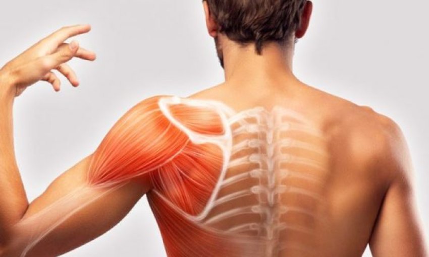 Arsyet pse ju dhemb shpatulla dhe qafa kur keni ftohtë