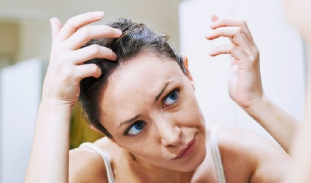 Shkencëtarët më në fund zbulojnë shkakun e flokëve gri: Stresi nuk është fajtor
