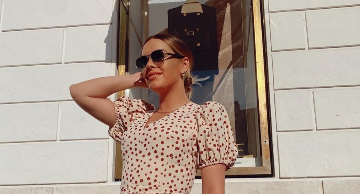 Ariana publikon foto nga Italia, ndjekësit i shkruajnë mos u kthe pa i bërë analizat