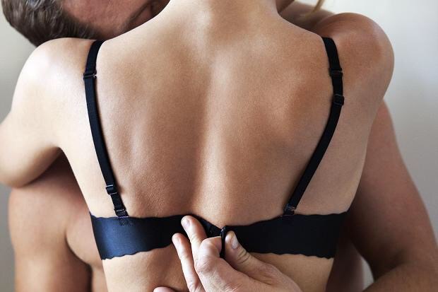 Në cilën moshë femrat kanë impuls të shtuar seksual?