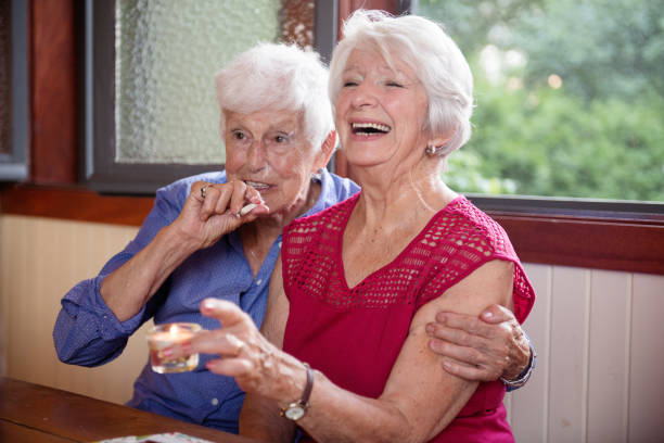 Përdorimi i marijuanës po rritet ndjeshëm tek të moshuarit mbi 65 vjeç, ja çfarë po ndodh me trupin e tyre