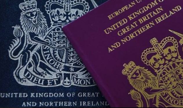 ​Britania e Madhe ndryshon ngjyrën e pasaportave pas largimit nga Brexit