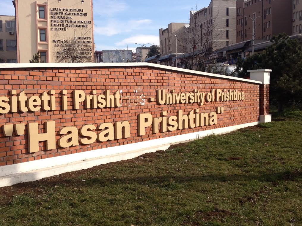 Universiteti i Prishtinës ka një njoftim të rëndësishëm për studentët që synojnë të doktorojnë