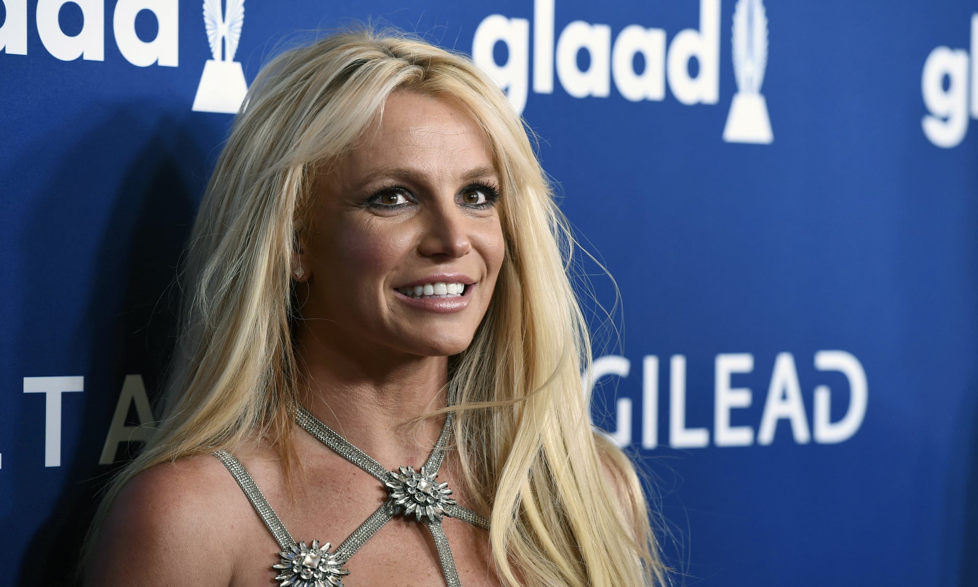 Komandant Britney Spears! Pop-ylli bën thirrje për protesta dhe rishpërndarje të pasurisë