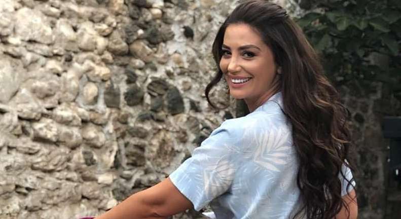 Izolimi po i nxjerr telashe Arjola Demirit: Komshiu thotë se do ma thërrasë policinë