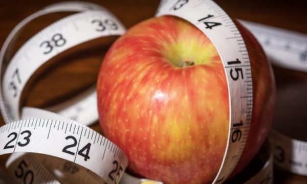 Një mollë në ditë kundër shtimit të peshës