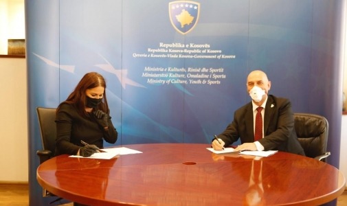 Dumoshi nënshkroi memorandume me FFK-në dhe katër federata sportive