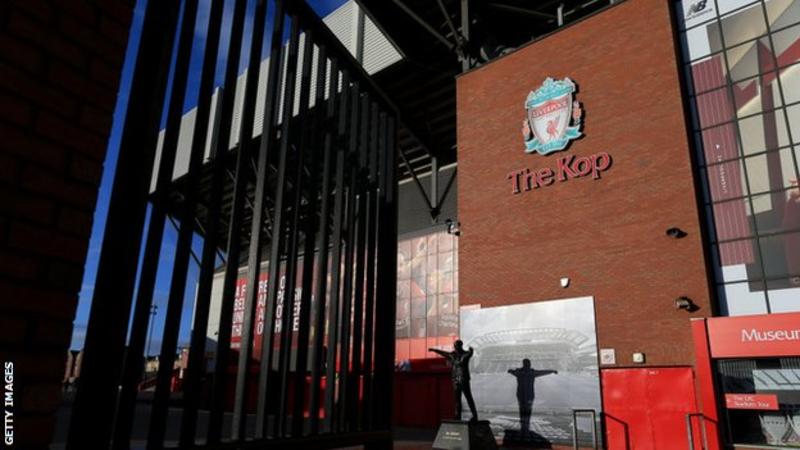 Liverpooli kërkon falje dhe tërheq vendimin për pushim të përkohshëm të punëtorëve